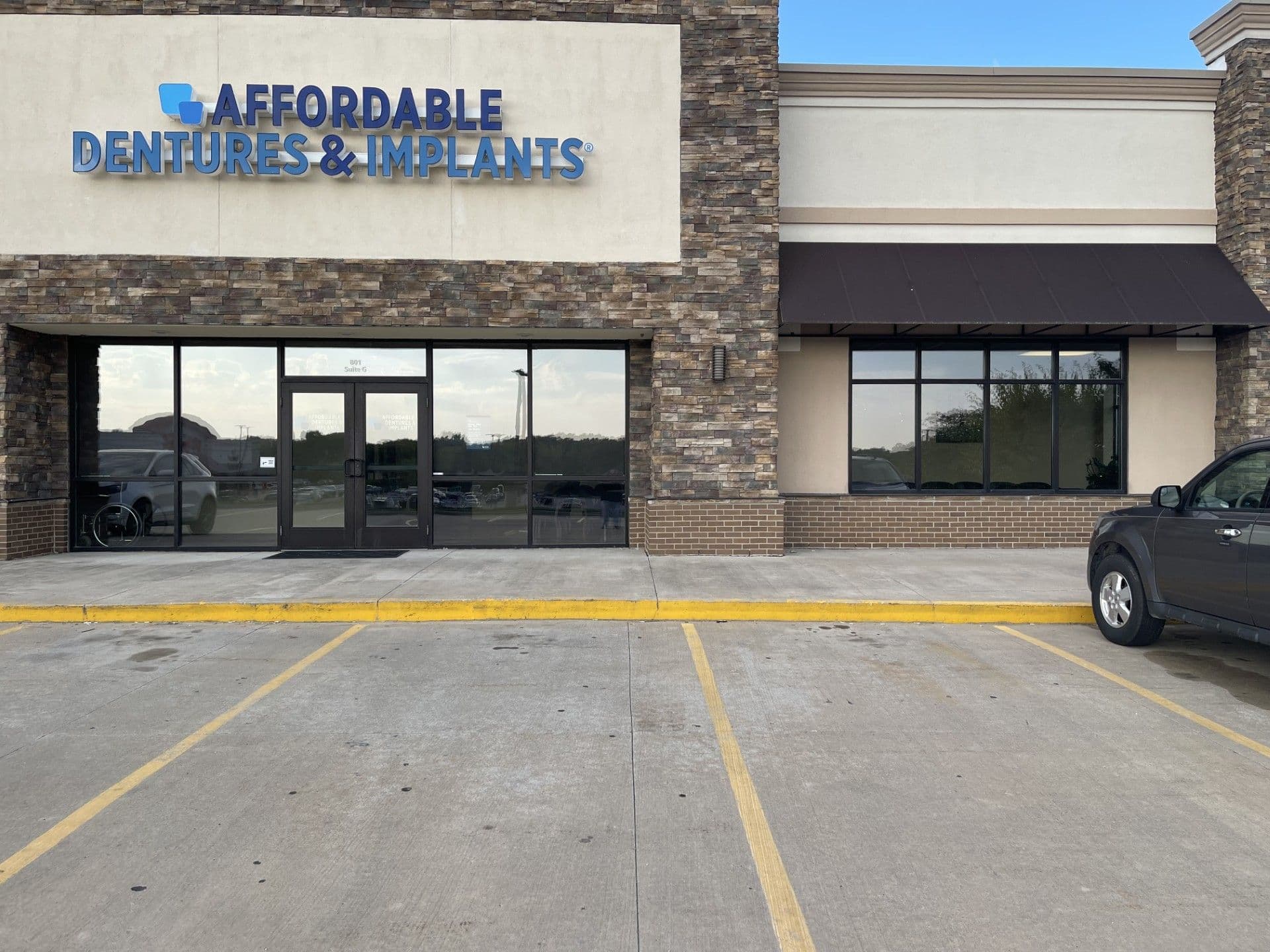 Exterior of Affordable Dentures & Implants in Kearney, MO